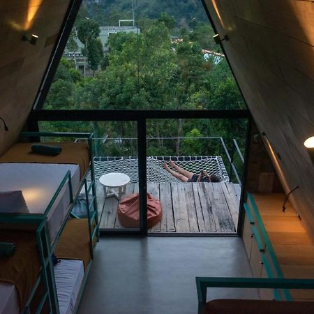 Wild Bee Hostel Елла Екстер'єр фото