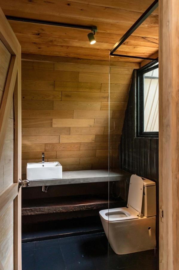 Wild Bee Hostel Елла Екстер'єр фото