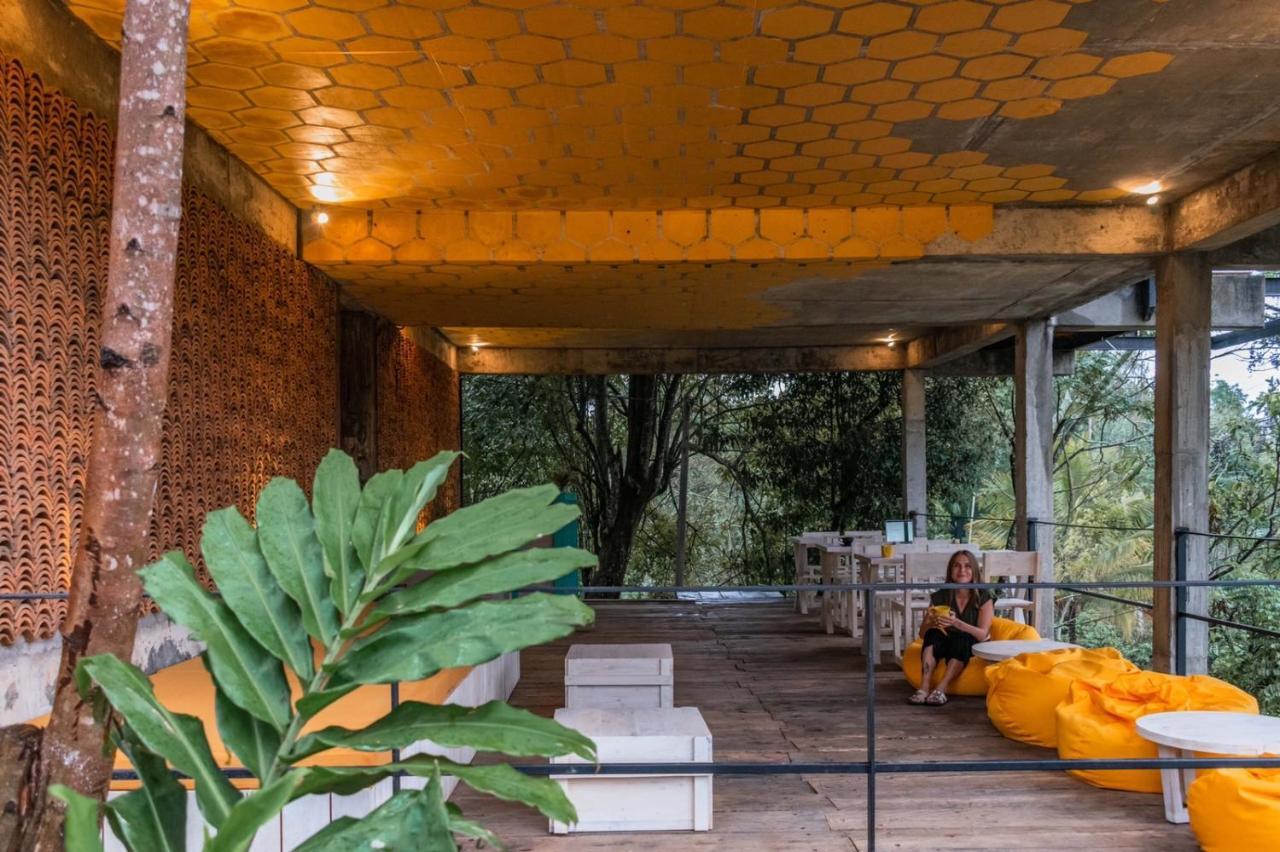 Wild Bee Hostel Елла Екстер'єр фото