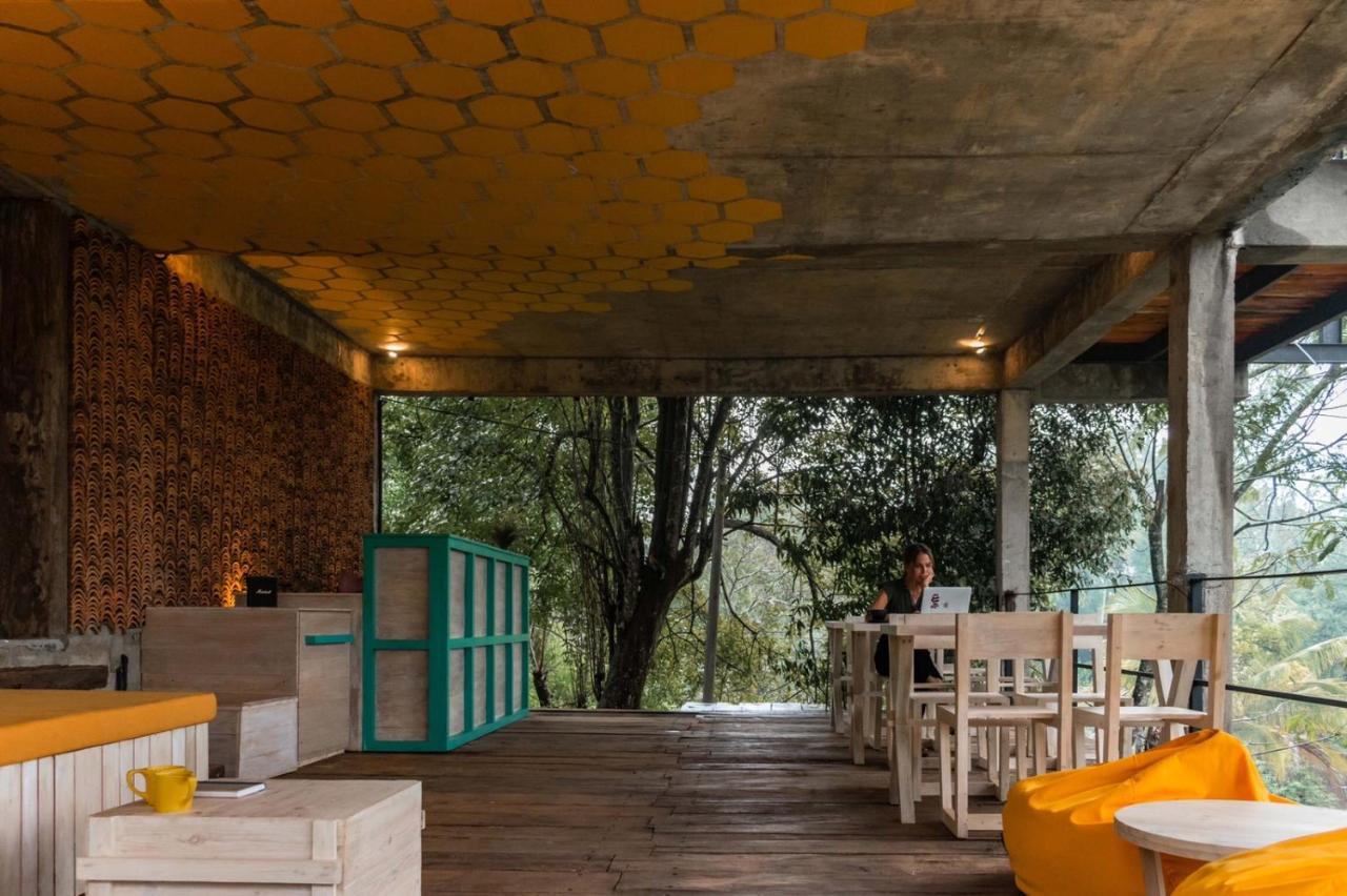 Wild Bee Hostel Елла Екстер'єр фото