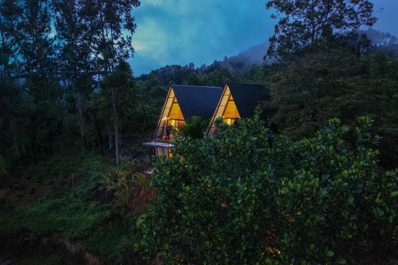 Wild Bee Hostel Елла Екстер'єр фото